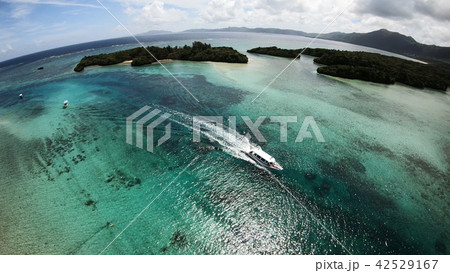 ドローン映像:石垣島の川平湾 ドローン映像:石垣島の川平湾 42529167