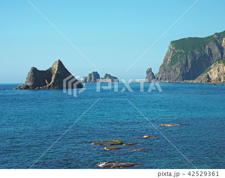 北海道　積丹　窓岩とジュウボウ岬 42529361