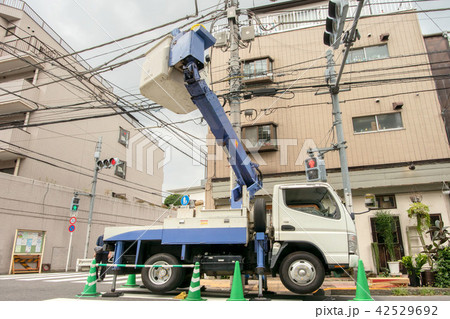 電線点検作業 42529692