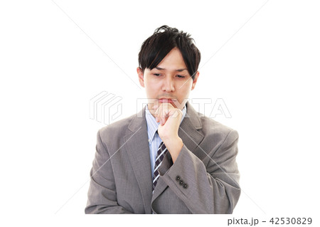 苦悩するビジネスマン 42530829