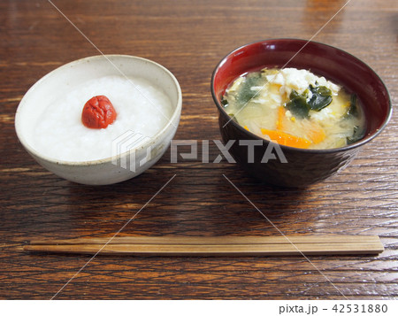 お粥 味噌汁 42531880