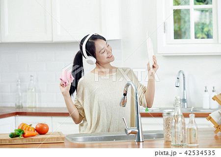 韓国人 女性 音楽 42534535