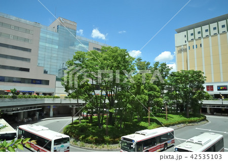 小田急　新百合ヶ丘駅前 42535103