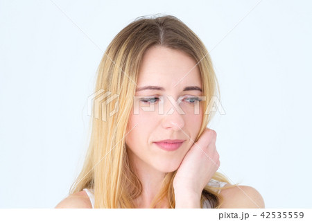 emotion face downhearted frustrated sad woman 42535559