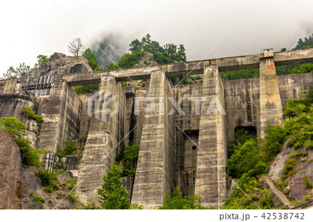 黒部ダム ケーブルクレーンの基礎 黒部ダム ケーブルクレーンの基礎 42538742