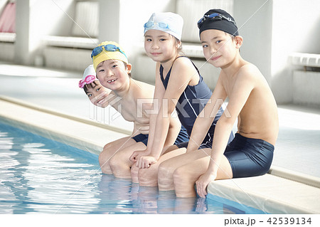 スイミング　子供たち 42539134