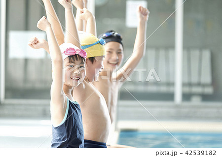 スイミング 子供たち スイミング 子供たち 42539182