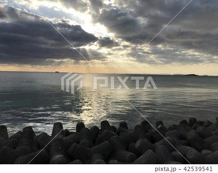 雲の切れ間 42539541