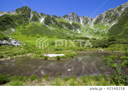 中央アルプス・千畳敷カールの剣ヶ池 42540258