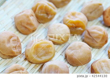 梅干し　（土用干し） 42544130