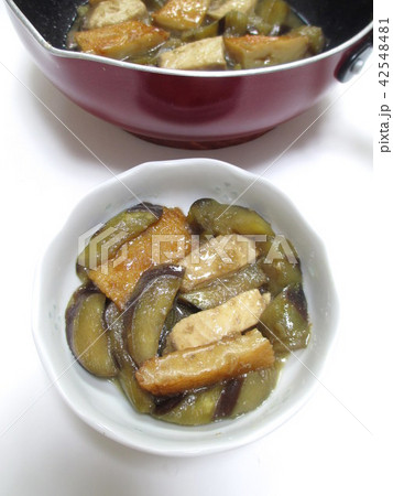 茄子とメカジキ切身とさつま揚げの煮物 茄子とメカジキ切身とさつま揚げの煮物 42548481