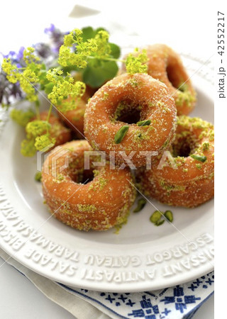 ドーナッツ(ピスタチオドーナッツ)/pistacho doughnuts ドーナッツ(ピスタチオドーナッツ)/pistacho doughnuts 42552217