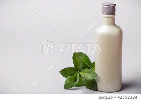 Bottle with cosmetic product or shampoo 42552324