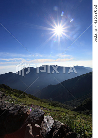 北岳の尾根から見る鳳凰三山 北岳の尾根から見る鳳凰三山 42553063