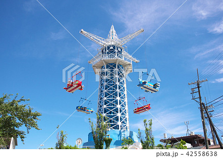生駒山上遊園地のレトロな飛行塔 42558638