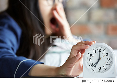 女性　朝　ライフスタイル 42560003