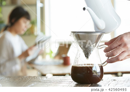 カップル　ライフスタイル 42560493