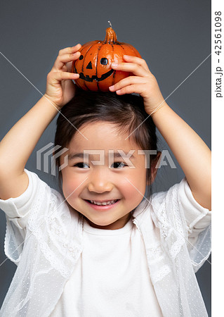 女の子　ポートレート　ハロウィン 42561098