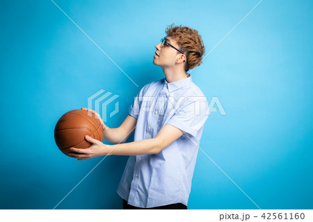 男性 外国人 ポートレート バスケットボール 男性 外国人 ポートレート バスケットボール 42561160