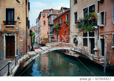 Venice bridge 42564927