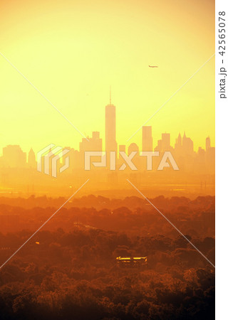New York City sunrise silhouette New York City sunrise silhouette 42565078
