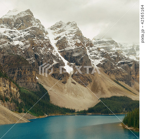 Moraine Lake Moraine Lake 42565164
