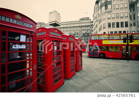 London Telephone box bus 42565761