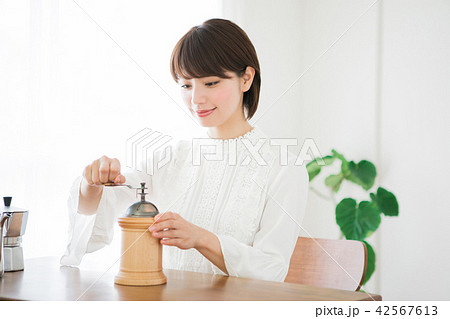 女性　コーヒーミル 42567613
