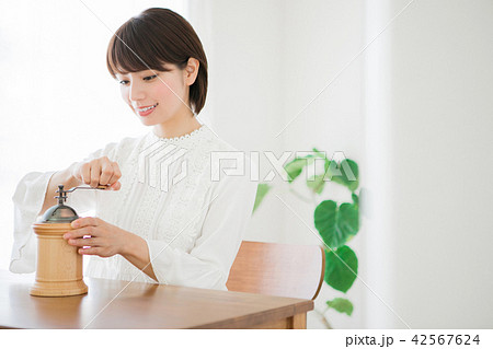 女性　コーヒーミル 42567624