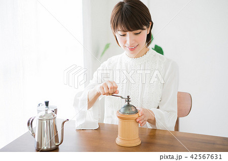 女性　コーヒーミル 42567631