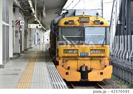新幹線用 ロングレール輸送車 LRA 米原駅 新幹線用 ロングレール輸送車 LRA 米原駅 42570595