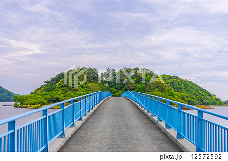 山陰海岸ジオパーク 湖山池公園へ続く青島大橋 鳥取県鳥取市桂見 作品コメント欄に撮影位置ありの写真素材 42572592 Pixta