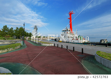 【青森ベイエリア】早朝の青森ベイエリア聖徳公園付近の風景 【青森ベイエリア】早朝の青森ベイエリア聖徳公園付近の風景 42572763