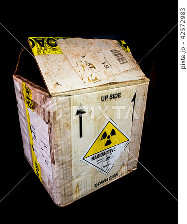 Paper box package of small radioactive material 42572983