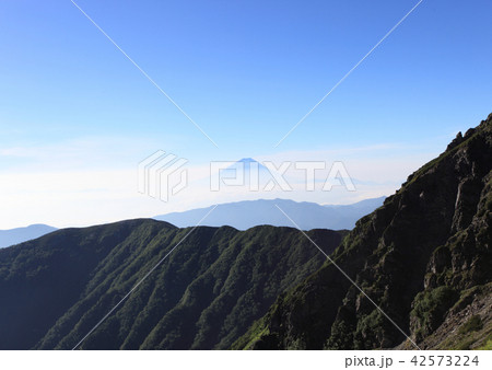 北岳の尾根から見る富士山 42573224
