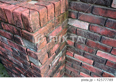 煉瓦造りの壁面 煉瓦造りの壁面 42577789