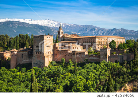 View of the famous Alhambra, Granada, Spain. 42584056