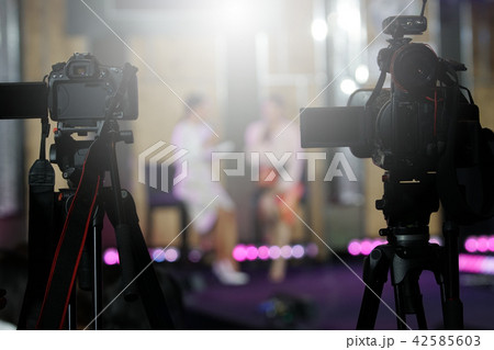 Video DSLR Camera social network live recording on Video DSLR Camera social network live recording on 42585603