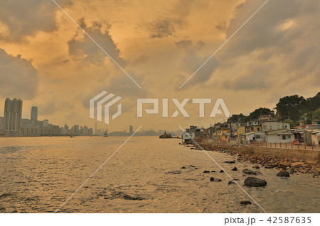 Hong Kong fishing valley at sunset , Lei Yue Mun Hong Kong fishing valley at sunset , Lei Yue Mun 42587635