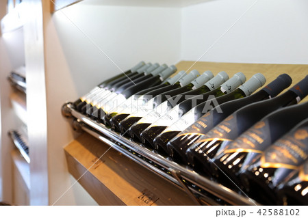 ギリシャ、サントリーニ産のワイン 42588102