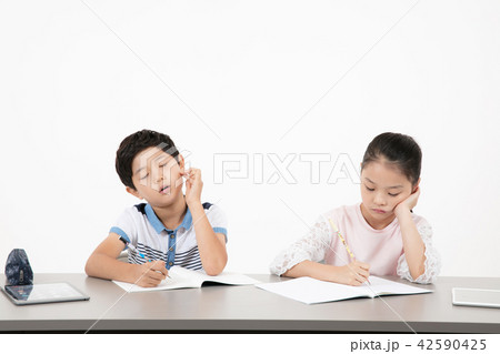 表情 小学生 子供 42590425