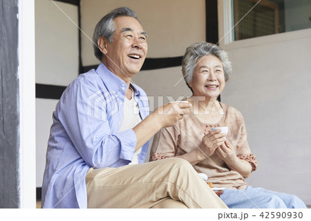 高齢者 老人 夫婦 42590930