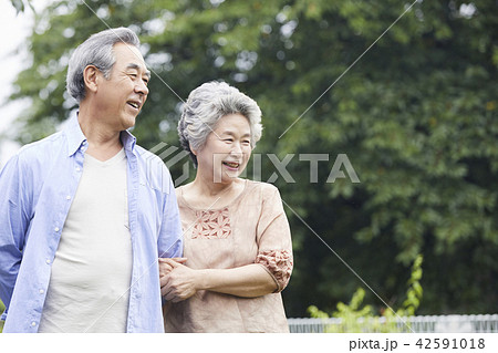 高齢者 老人 笑顔 42591018