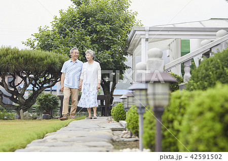 高齢者 老人 夫婦 42591502