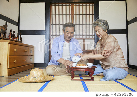 高齢者 老人 夫婦 42591506