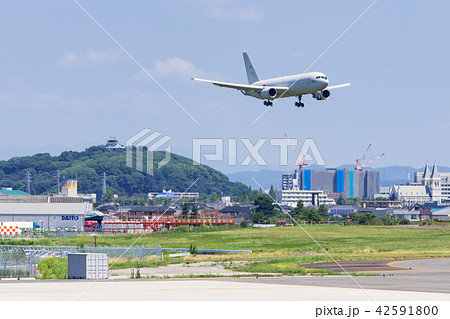 小牧山と県営名古屋空港 小牧山と県営名古屋空港 42591800