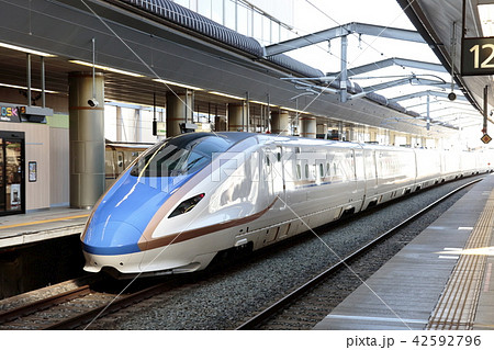 長野駅 新幹線 ホーム の写真素材