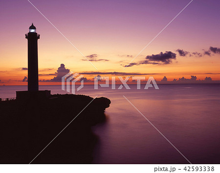 沖縄残波岬夕景 42593338