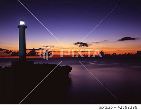 沖縄残波岬夕景 42593339