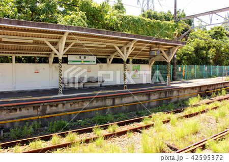 鶴見線浅野駅・海芝浦支線のプラットホーム(1) 42595372